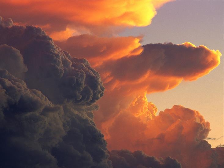 zjawiska pogodowe - Cumulus Clouds at Sunset.jpg