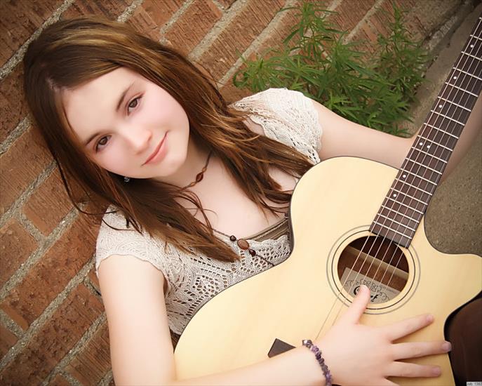 Dziewczyny z gitarą - 18z.jpg