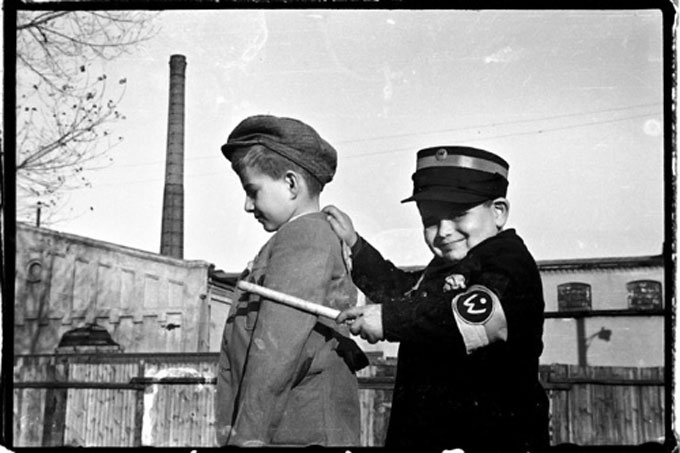 archiwalne fotografie II wojna światowa - getto 9.JPG