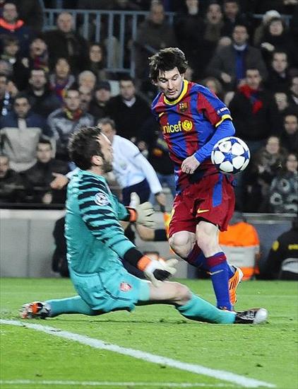 FC BARCELONA - Barcelona-Arsenal - Messi,Almunia.jpg