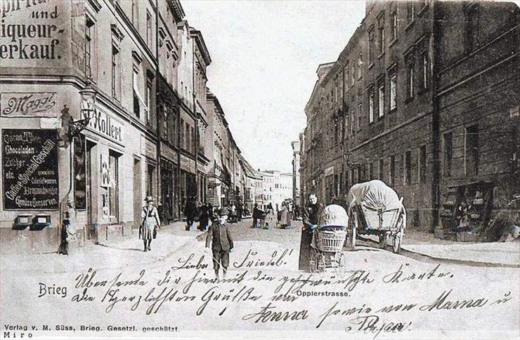 Brzeg dawniej - Widok ulicy M. Reja od skrzyzowania z ul. Zakonnic w kierunku Pl. Nowy Rynek 19021.jpg