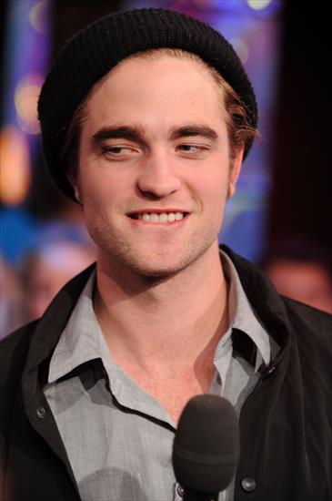 Planet Hollywood, MTV TRL 5nov2008 - robert-trl-2008.jpg