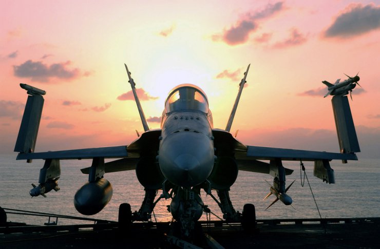 myśliwce - sunrise-fa18-hornet.jpg