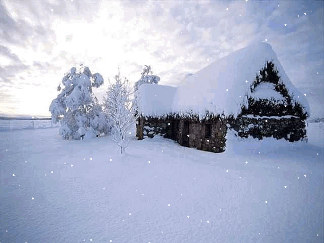 Moje animacje ze śniegiem - zimowa chatka.gif