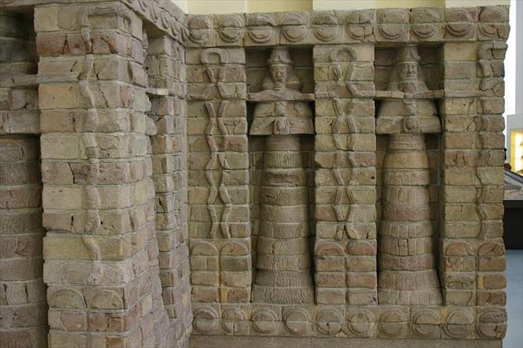 babilonia - Świątynia Inanny w Uruk_okres kasycki_XIV w.p.n.e._Berlin.jpg
