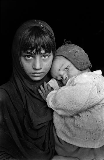 DZIECI_GORSZEGO_BOGA_ - photo_Steve McCurry_Afghanistan-06- gvg.jpg
