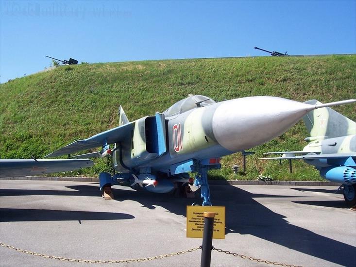 MiG-23  radziecki  samolot myśliwski - MiG-23M 01 2.JPG