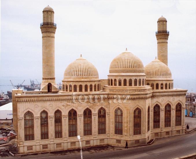 AZERBEJDZAN - Baku meczet nad morzem Bibi Hejbat.jpg
